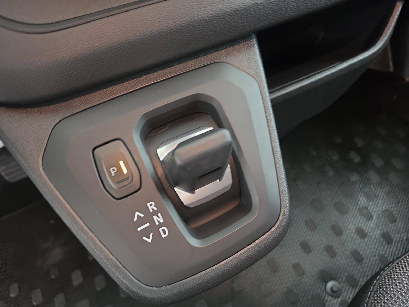 Vente en ligne Renault Trafic 3 Fourgon TRAFIC FG BLUE DCI 170 L1H1 2T8 AUTO au prix de 32 490 €