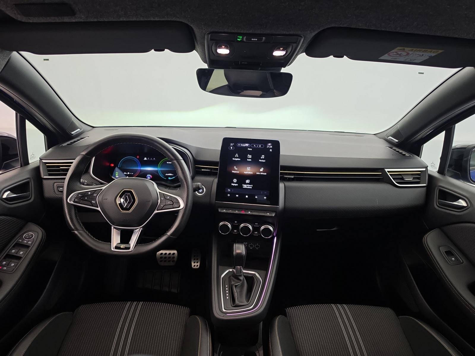Vente en ligne Renault Clio 5 Clio E-Tech full hybrid 145 au prix de 17 890 €