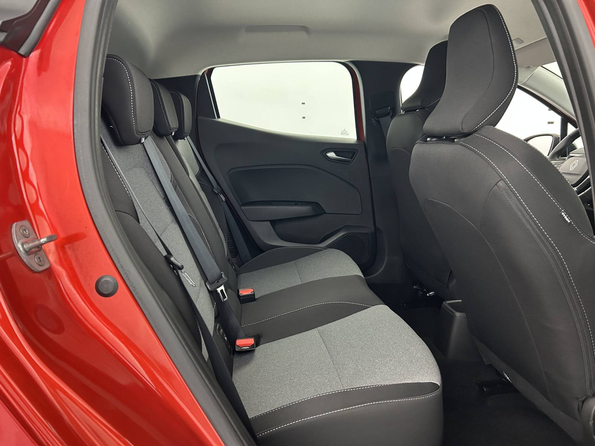 Vente en ligne Renault Clio 5 Clio E-Tech full hybrid 145 ch GSR2 au prix de 20 490 €