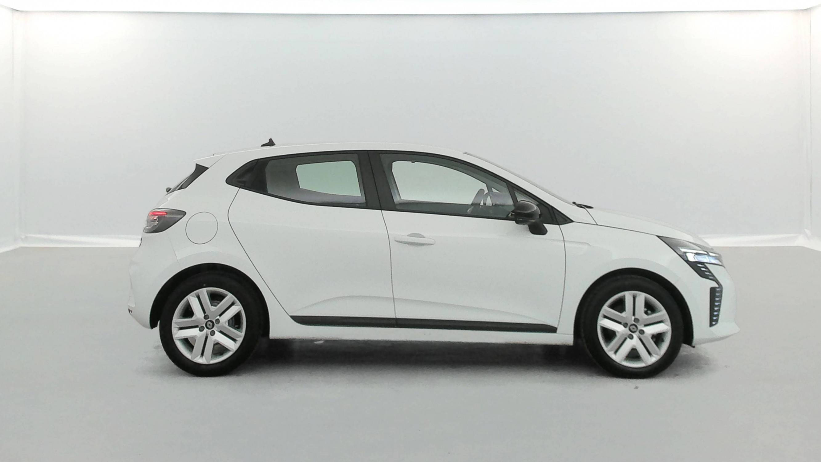 Vente en ligne Renault Clio 5 Clio E-Tech full hybrid 145 ch GSR2 au prix de 19 990 €