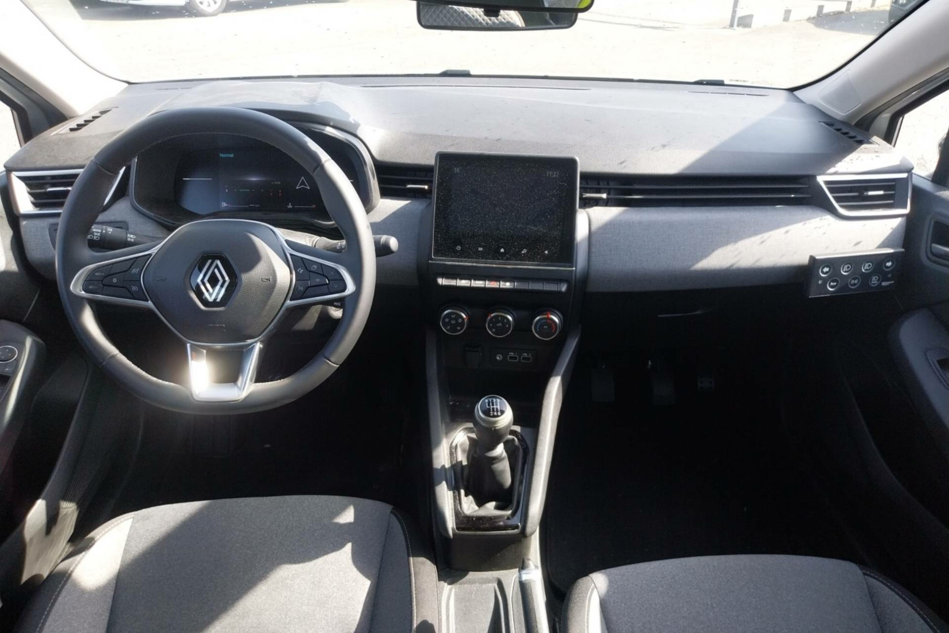 Vente en ligne Renault Clio 5 Clio Blue dCi 100 au prix de 15 390 €