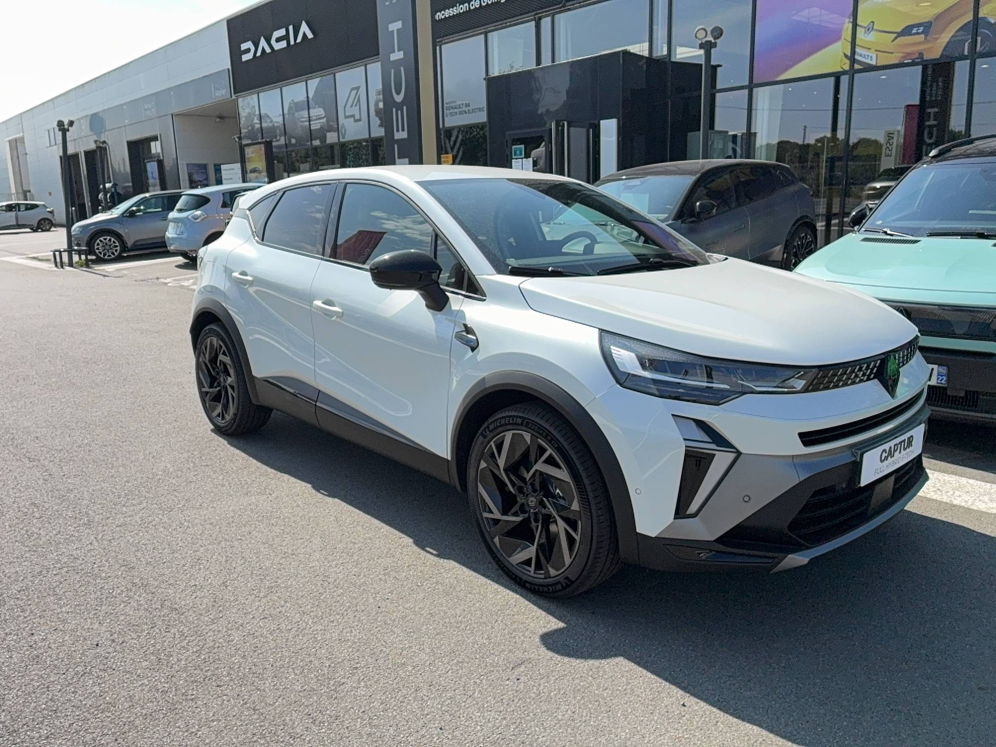 Vente en ligne Renault Captur  E-Tech full hybrid 160 ch au prix de 35 200 €