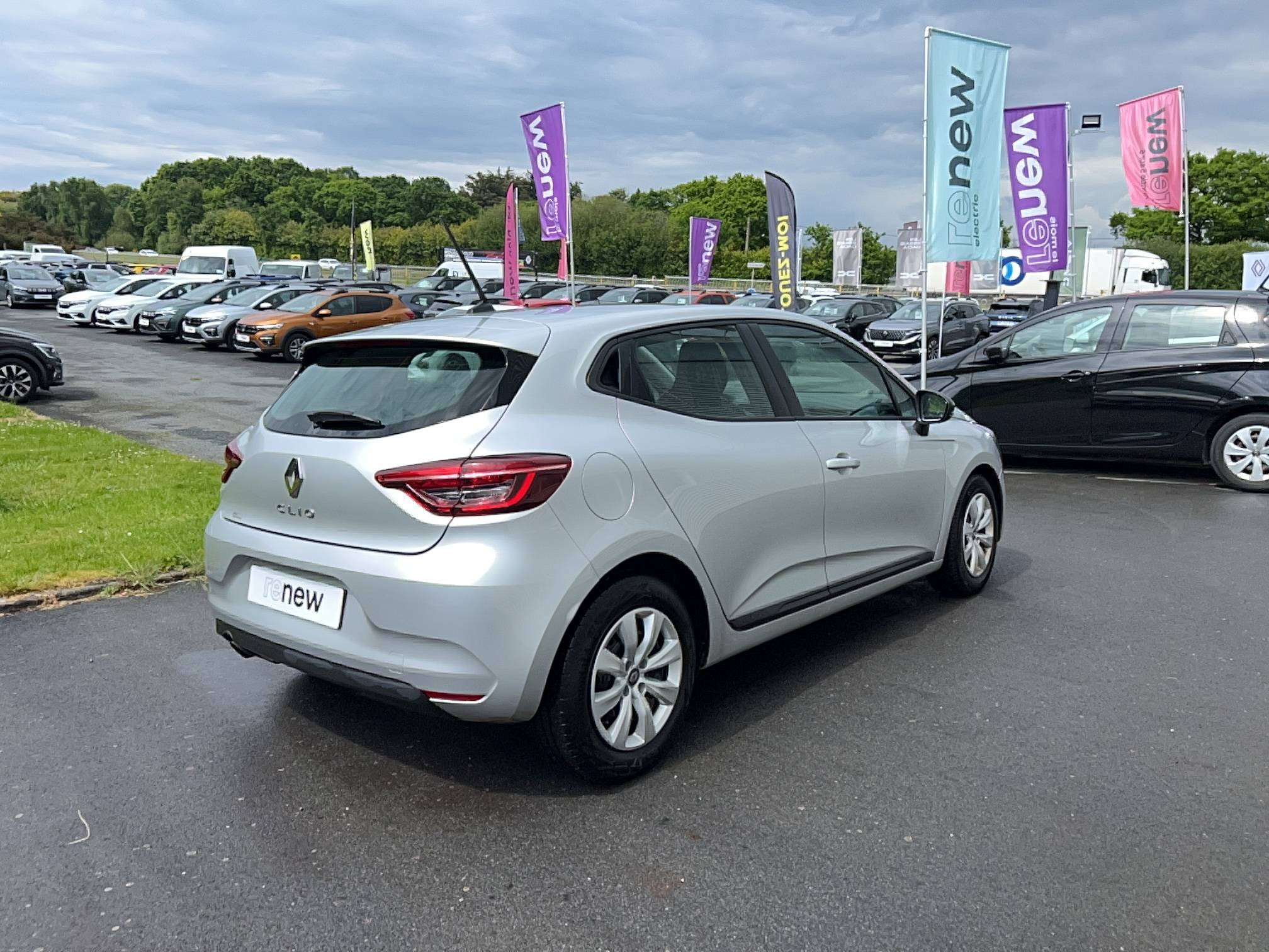 Vente en ligne Renault Clio 5 Clio SCe 65 au prix de 10 990 €