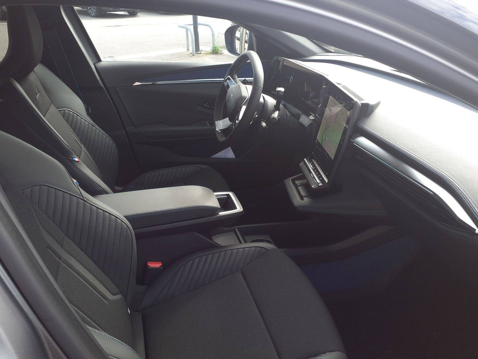 Vente en ligne Renault Megane E-Tech  220 ch autonomie confort au prix de 41 500 €