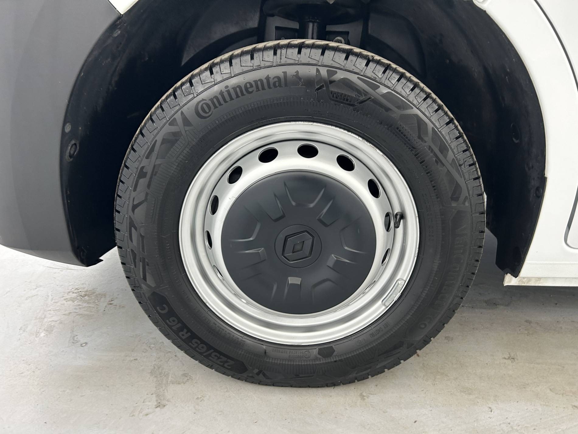 Vente en ligne Renault Master Fourgon MASTER FGN TRAC F3500 L3H3 BLUE DCI 135 au prix de 27 490 €