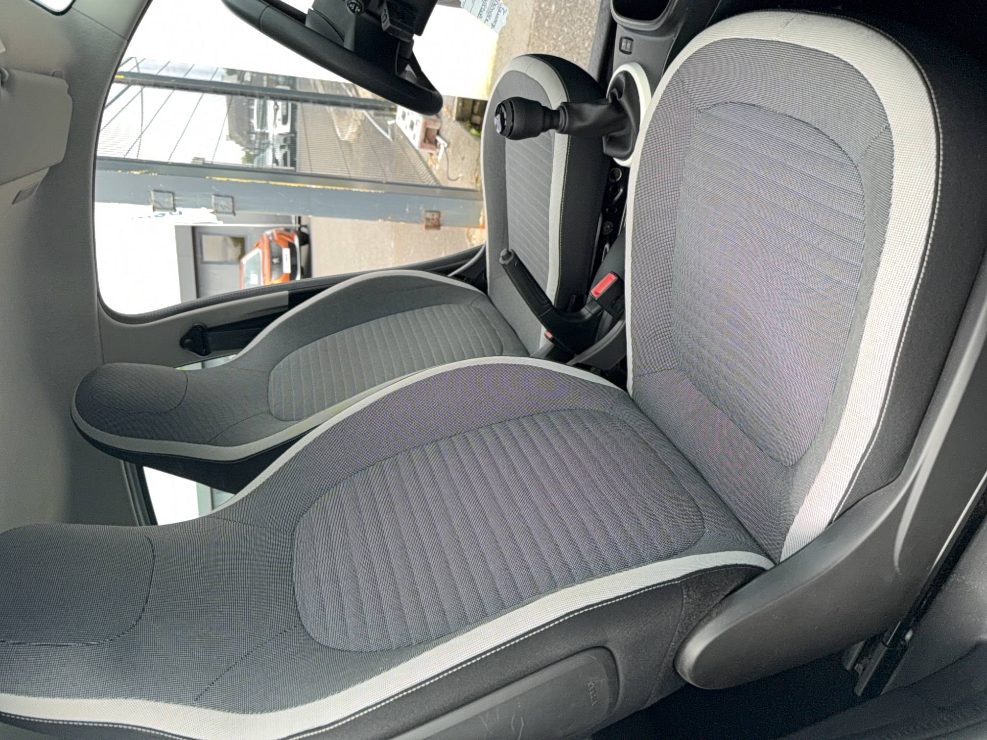 Vente en ligne Renault Twingo 3  SCe 65 - 21 au prix de 11 990 €
