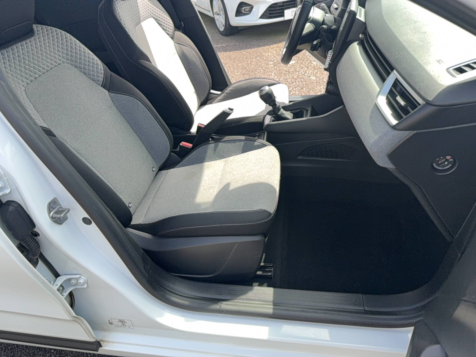 Vente en ligne Renault Clio 5 Clio TCe 100 GPL au prix de 16 490 €