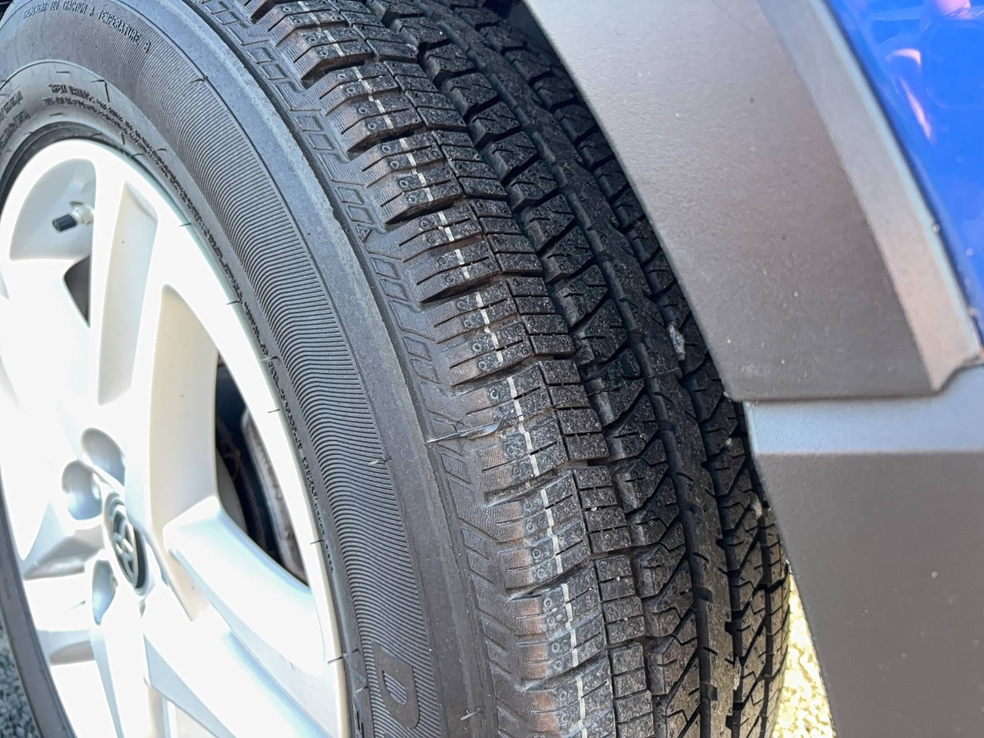 Vente en ligne Toyota C-HR C-HR Hybride 1.8L au prix de 19 990 €