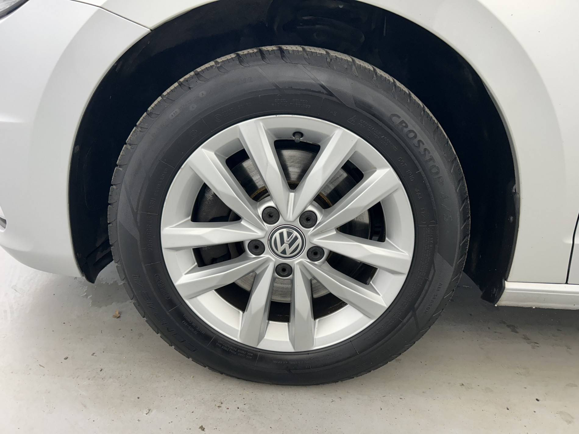 Vente en ligne Volkswagen Touran Touran 1.6 TDI 115 BMT 7pl au prix de 17 990 €