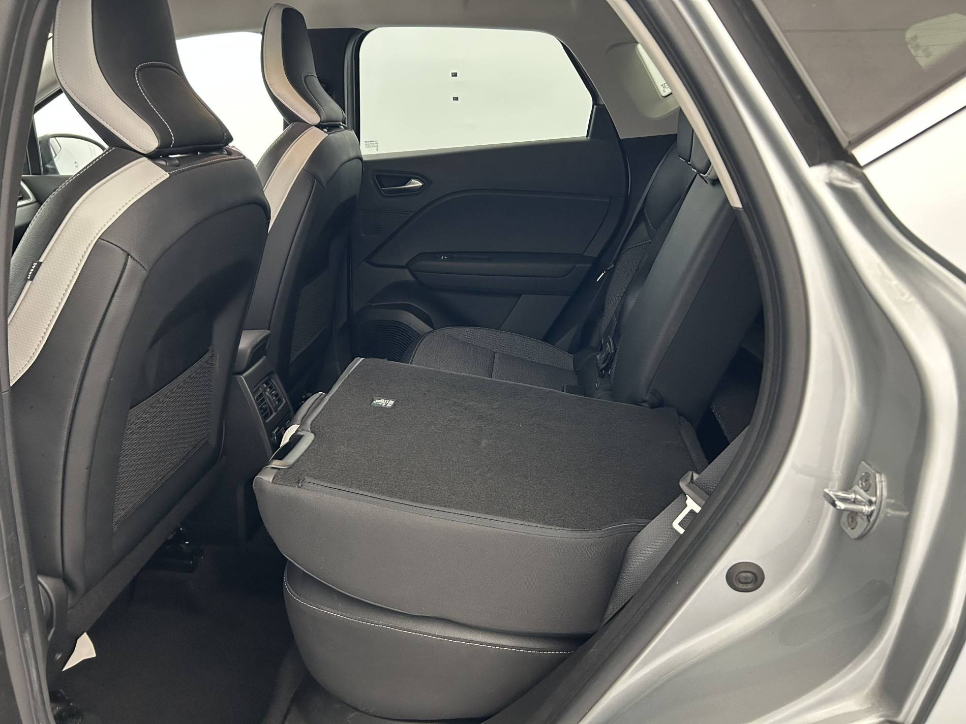 Vente en ligne Renault Captur  TCe 140 EDC - 21 au prix de 17 990 €