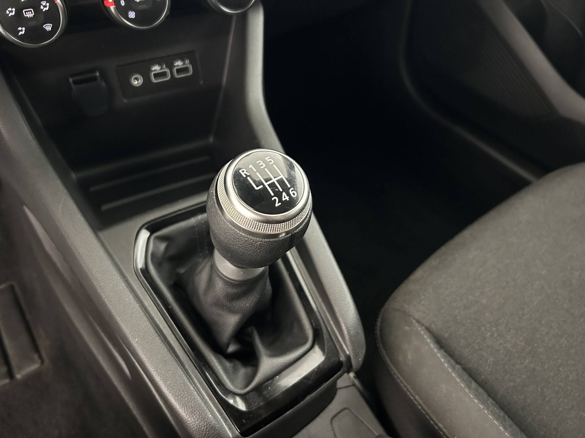 Vente en ligne Renault Clio 5 Clio TCe 90 au prix de 14 290 €