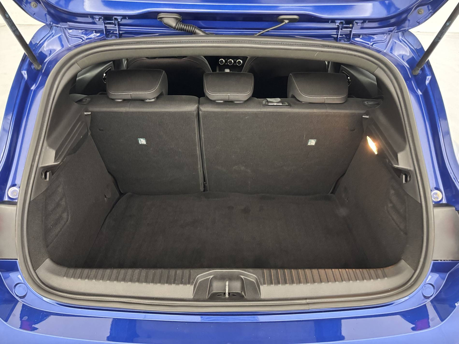 Vente en ligne Renault Clio 5 Clio E-Tech 140 - 21N au prix de 15 990 €