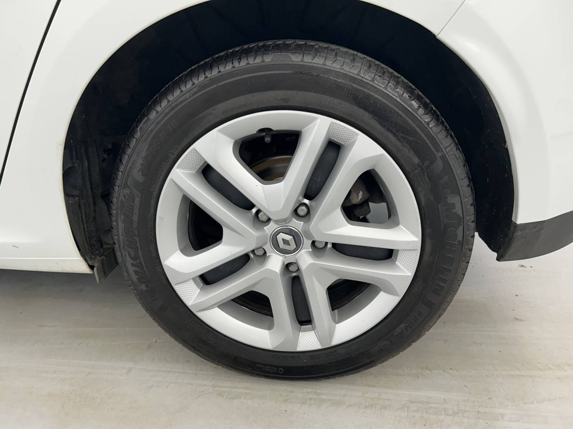 Vente en ligne Renault Megane 4 Mégane IV Berline Blue dCi 115 au prix de 14 480 €