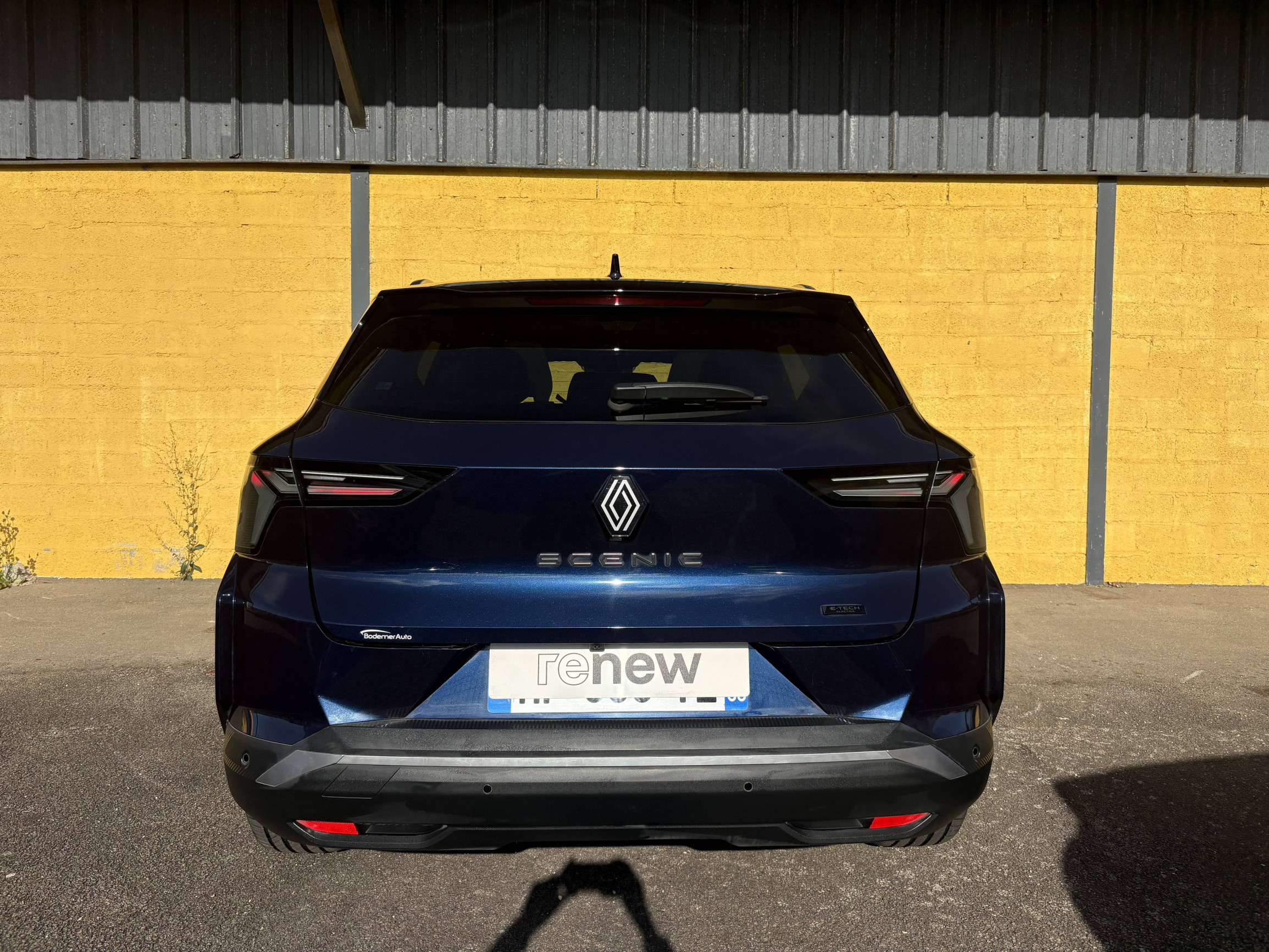 Vente en ligne Renault Scenic E-Tech Scenic E-Tech électrique 220 ch grande autonomie au prix de 40 990 €