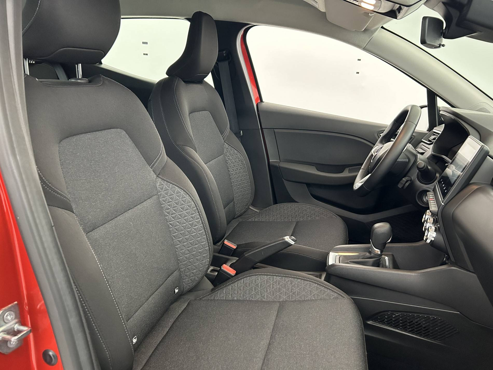 Vente en ligne Renault Clio 5 Clio E-Tech full hybrid 145 au prix de 16 890 €