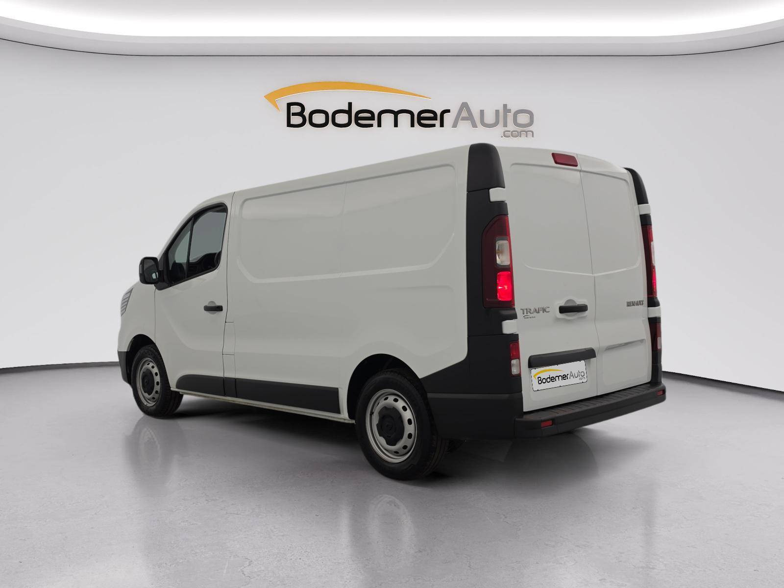 Vente en ligne Renault Trafic 3 Fourgon TRAFIC FG BLUE DCI 130 L1H1 3T GSR2 au prix de 22 990 €