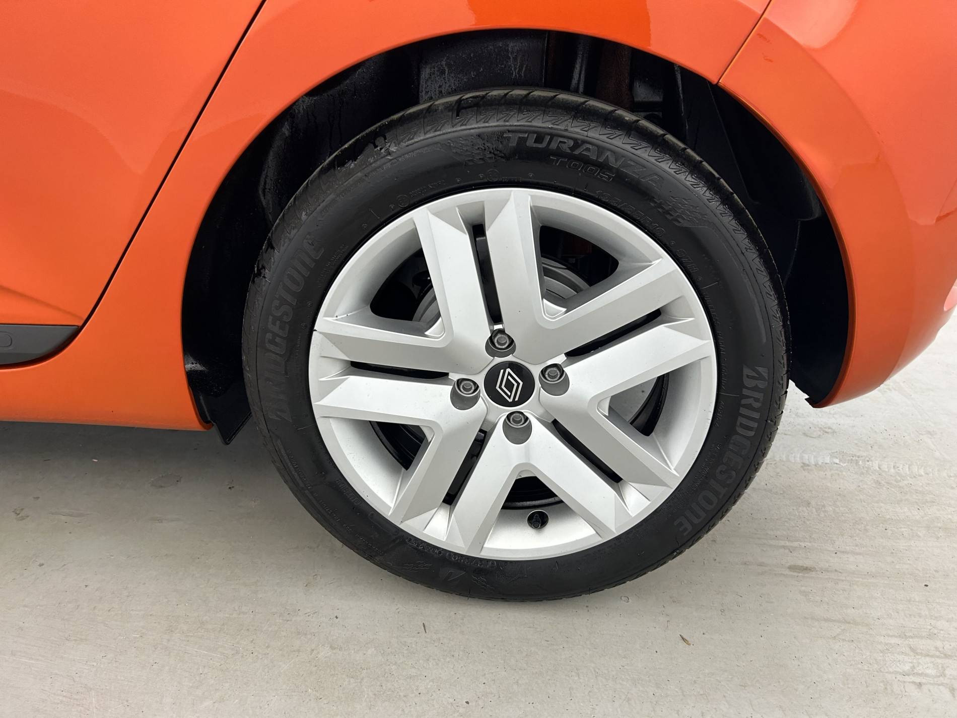 Vente en ligne Renault Clio 5 Clio E-Tech full hybrid 145 ch GSR2 au prix de 19 990 €