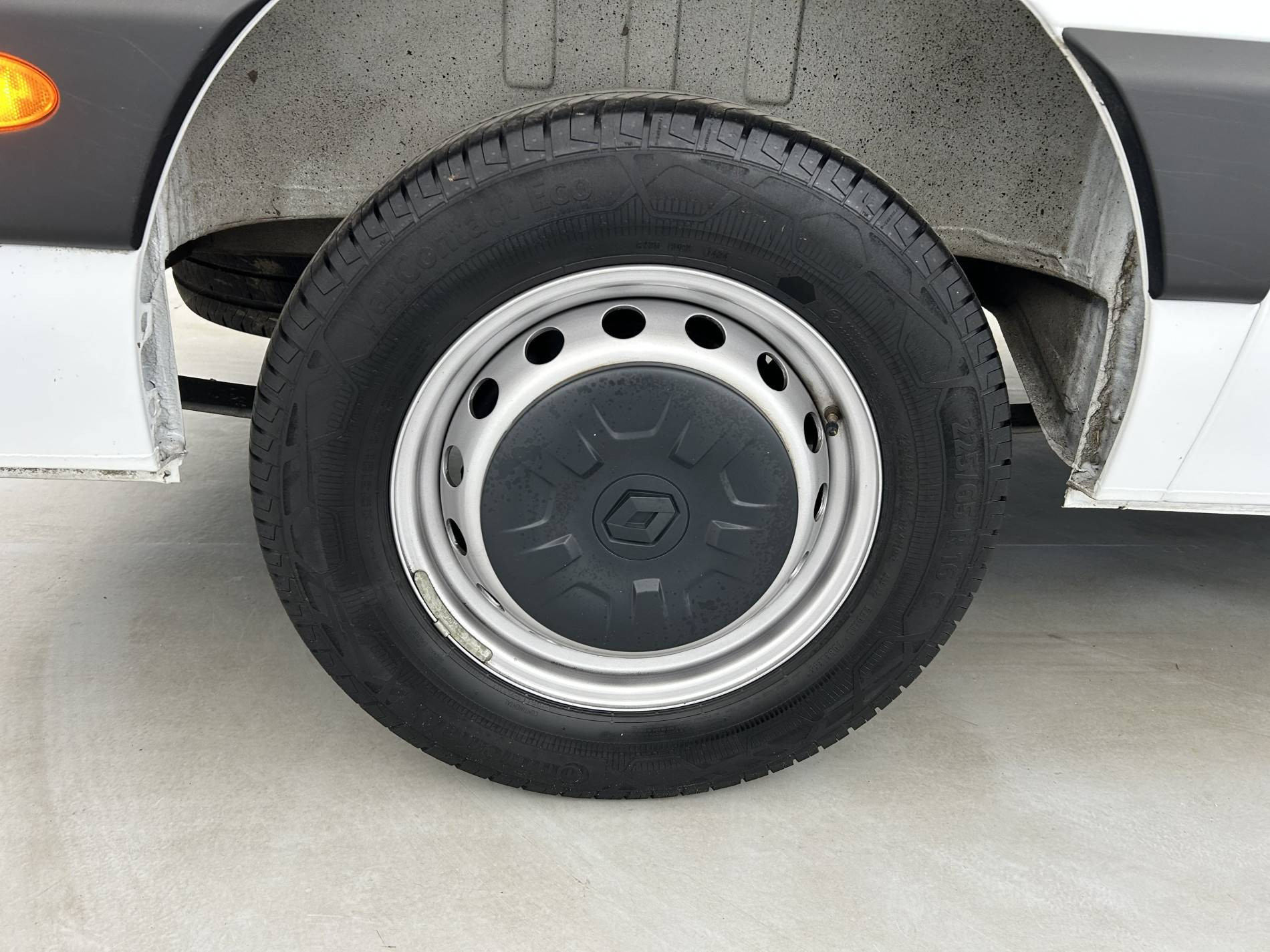 Vente en ligne Renault Master Fourgon MASTER FGN TRAC F3500 L3H3 BLUE DCI 135 au prix de 28 990 €