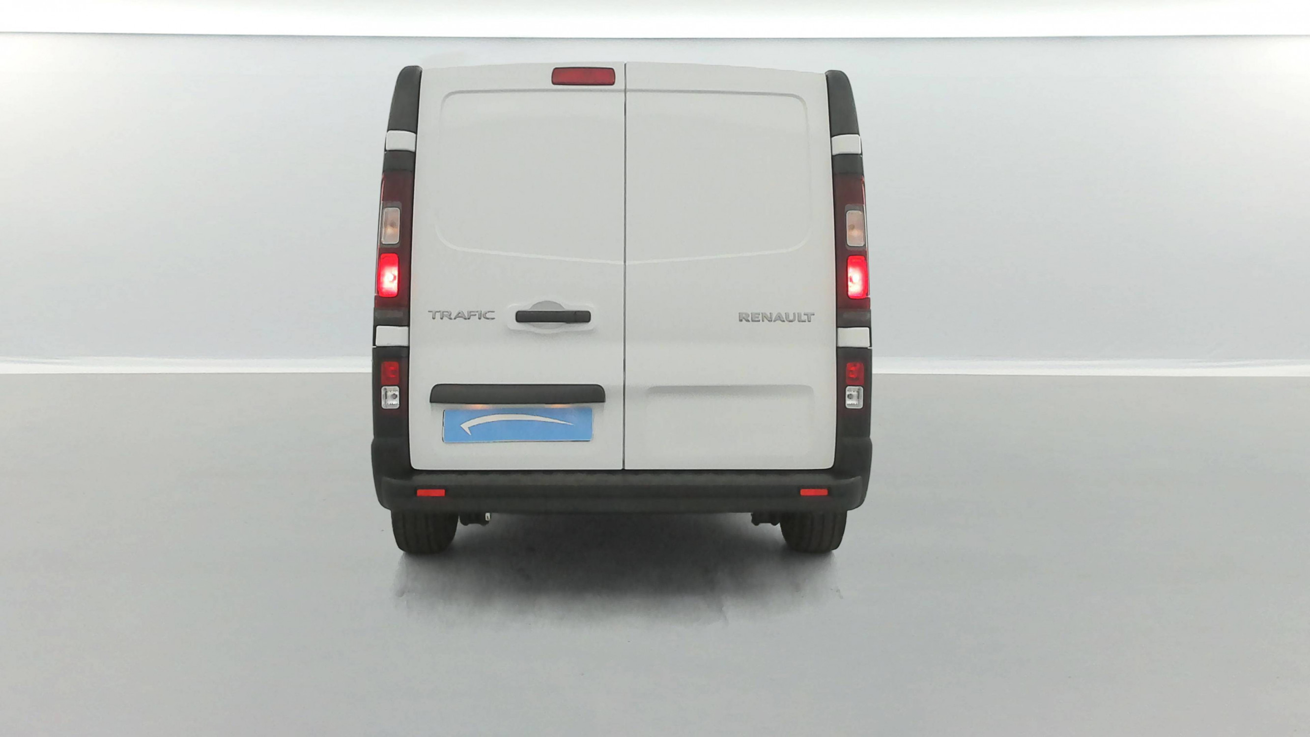 Vente en ligne Renault Trafic 3 Fourgon TRAFIC FGN L2H1 3000 KG BLUE DCI 130 au prix de 23 490 €