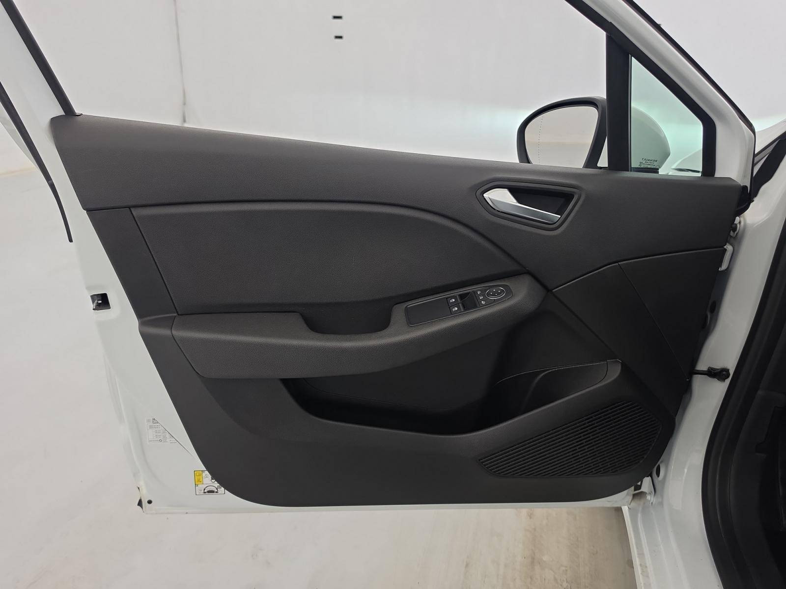 Vente en ligne Renault Clio 5 Clio E-Tech 140 au prix de 13 990 €