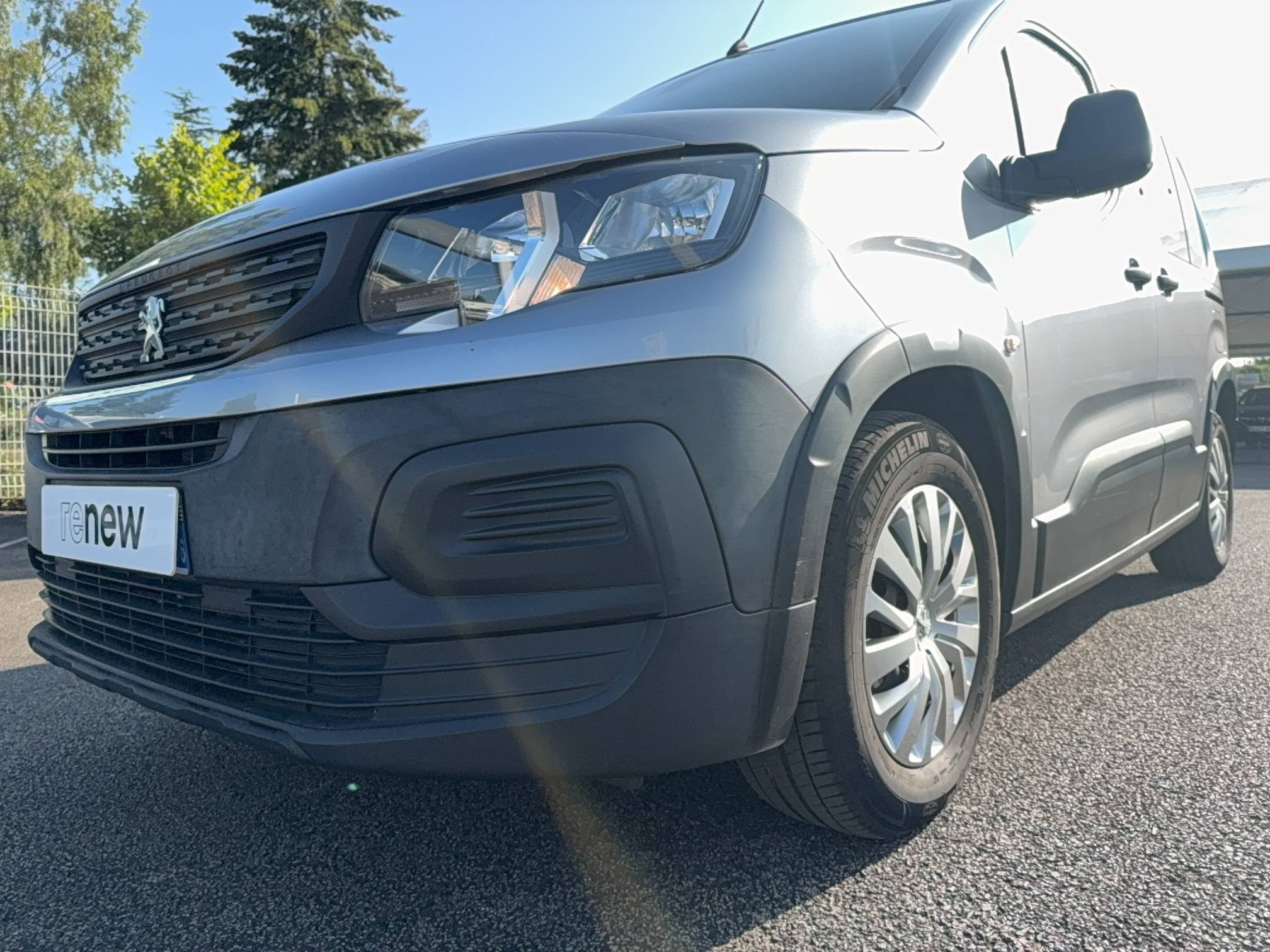 Vente en ligne Peugeot Rifter  Standard BlueHDi 100 BVM5 au prix de 15 490 €