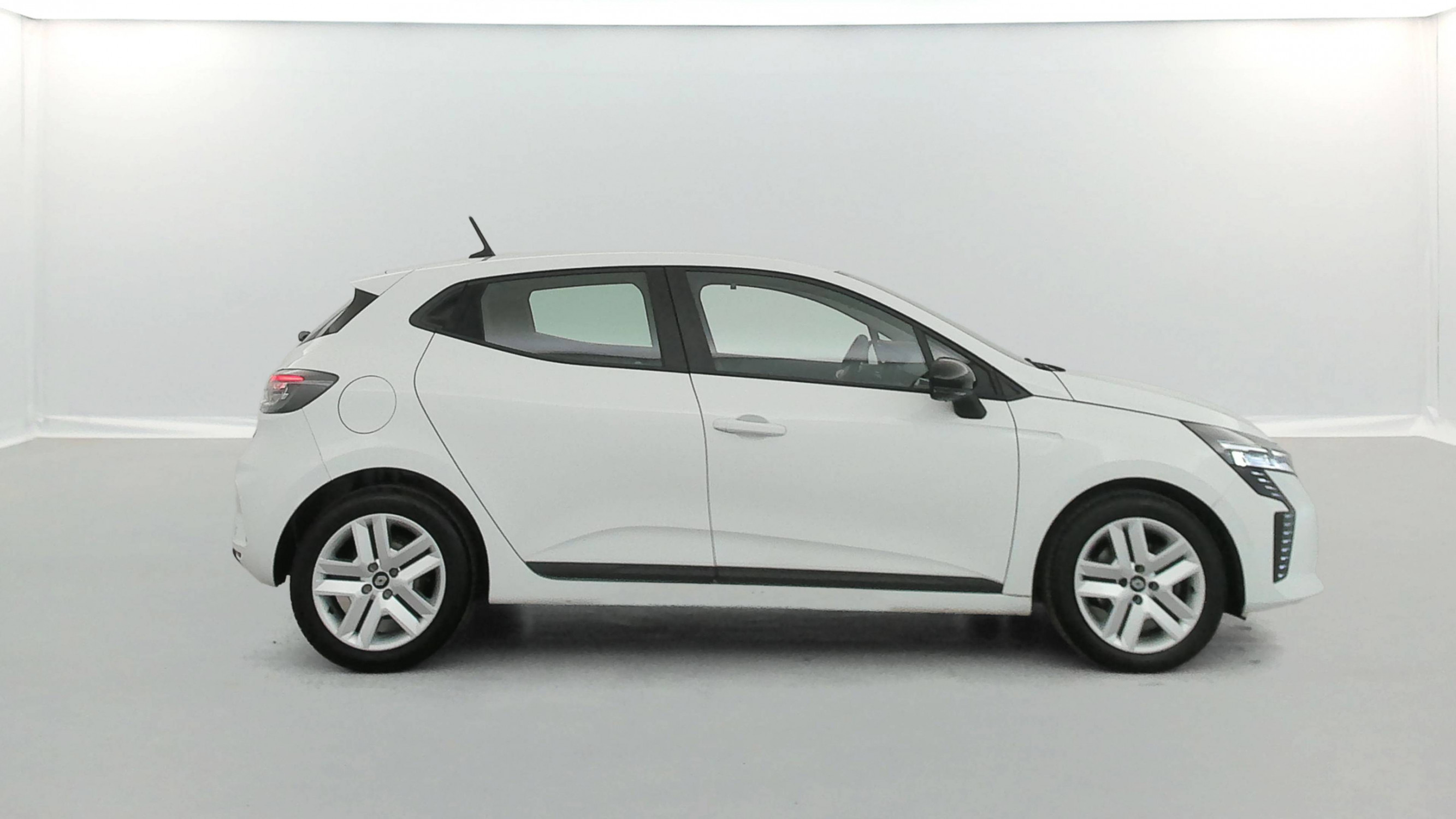 Vente en ligne Renault Clio 5 Clio Blue dCi 100 au prix de 14 990 €