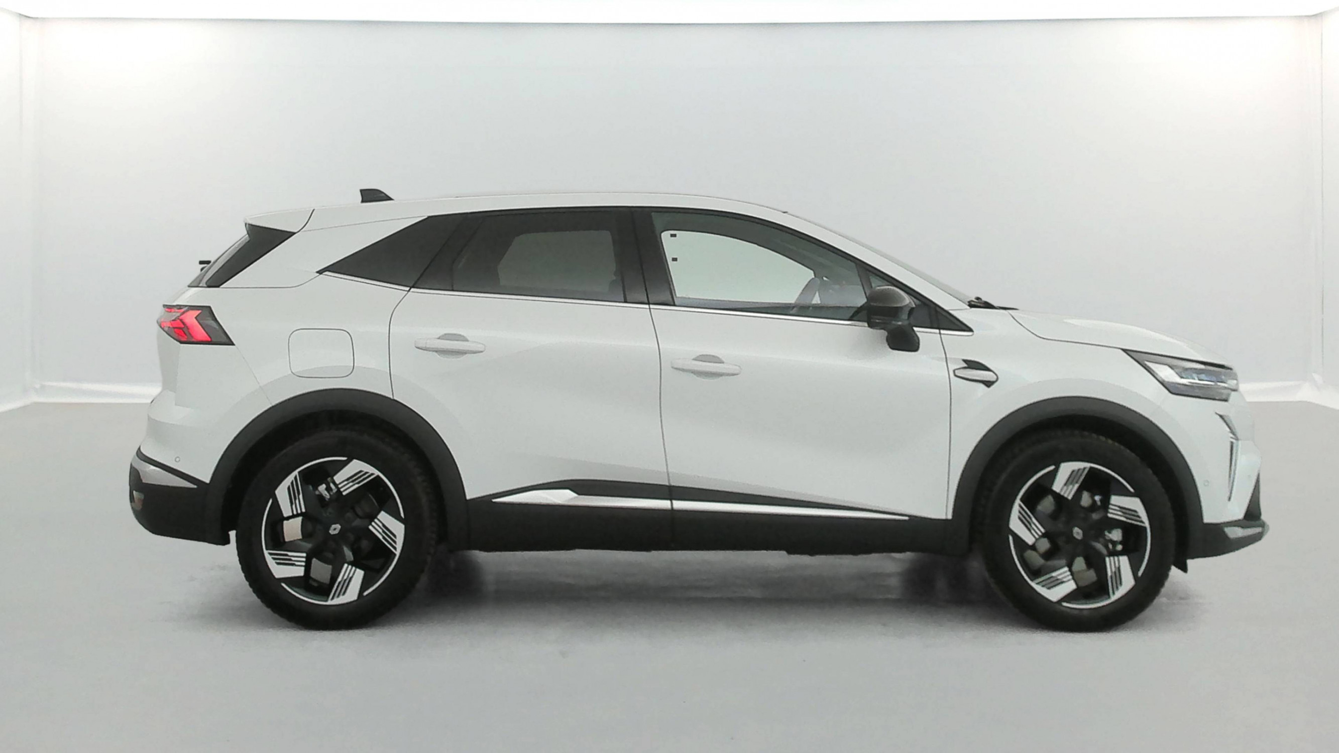 Vente en ligne Renault Symbioz  E-Tech full hybrid 145 au prix de 29 990 €