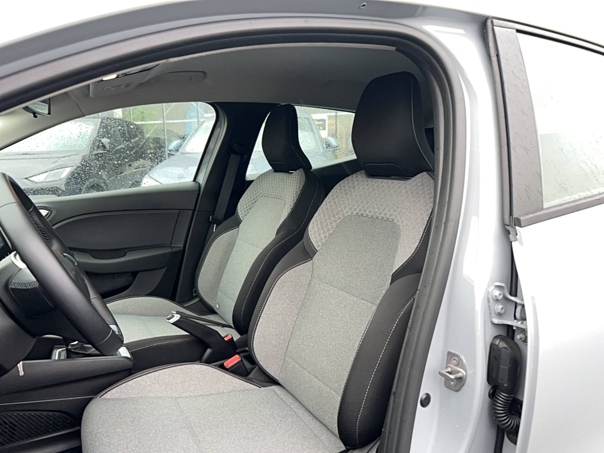 Vente en ligne Renault Clio 5 Clio E-Tech full hybrid 145 ch GSR2 au prix de 19 970 €