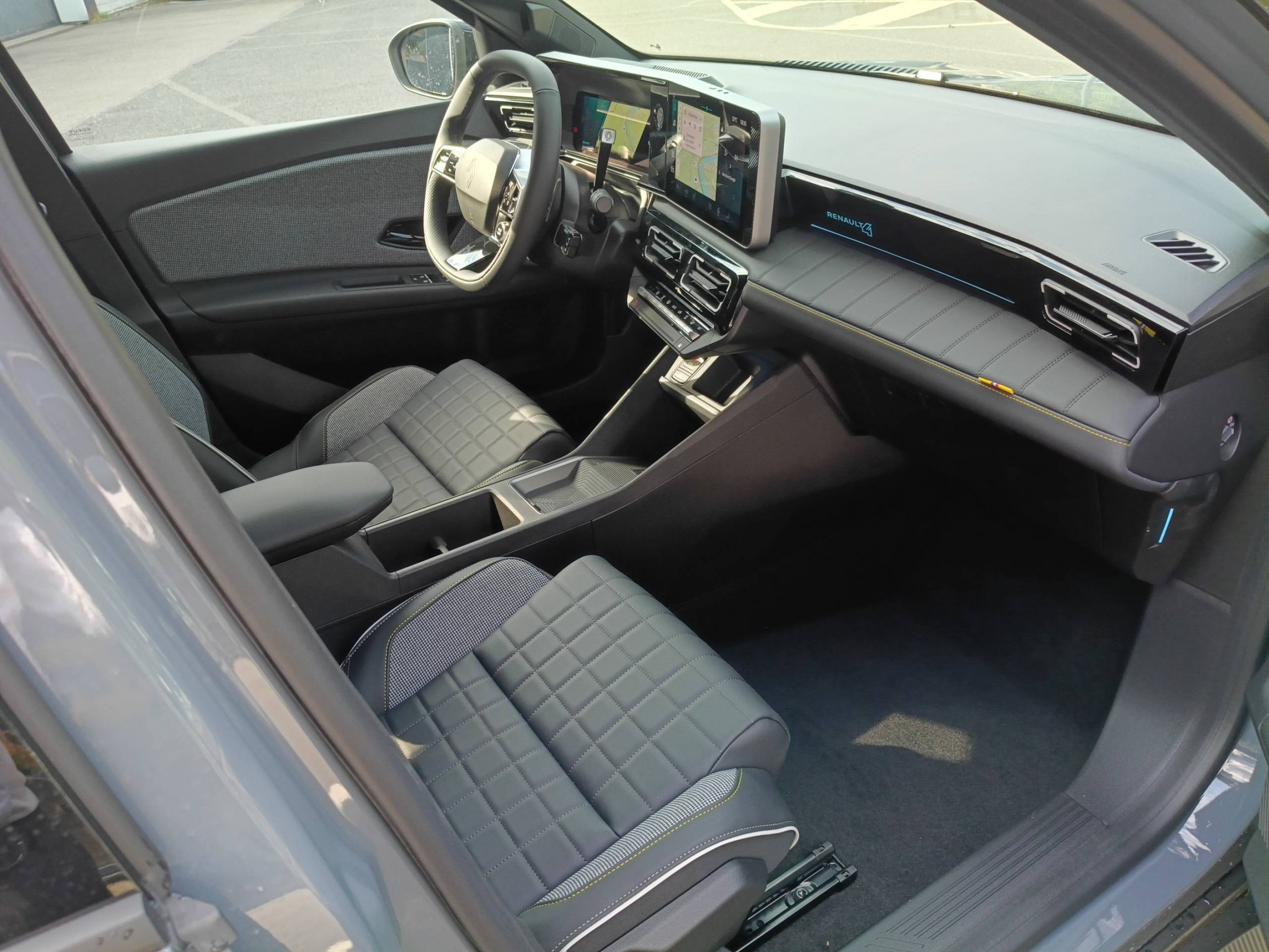 Vente en ligne Renault R4 E-Tech  150 ch autonomie confort au prix de 38 490 €