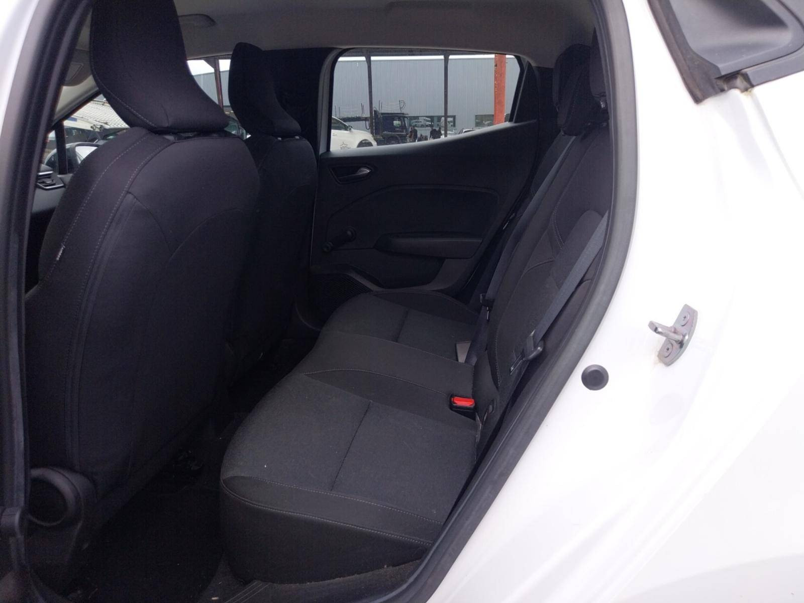 Vente en ligne Renault Clio 5 Clio E-Tech full hybrid 145 au prix de 17 500 €