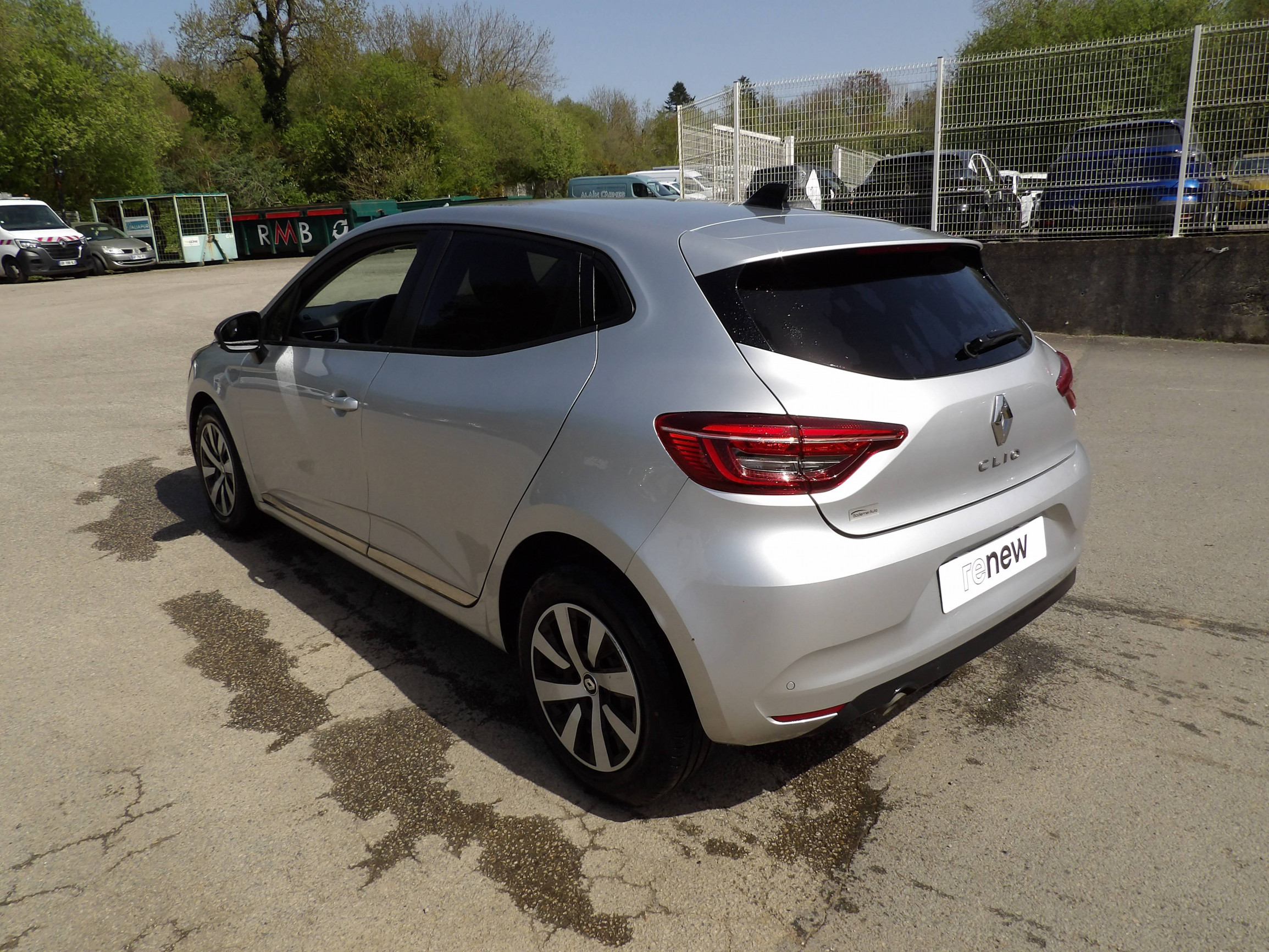 Vente en ligne Renault Clio 5 Clio TCe 90 au prix de 14 999 €