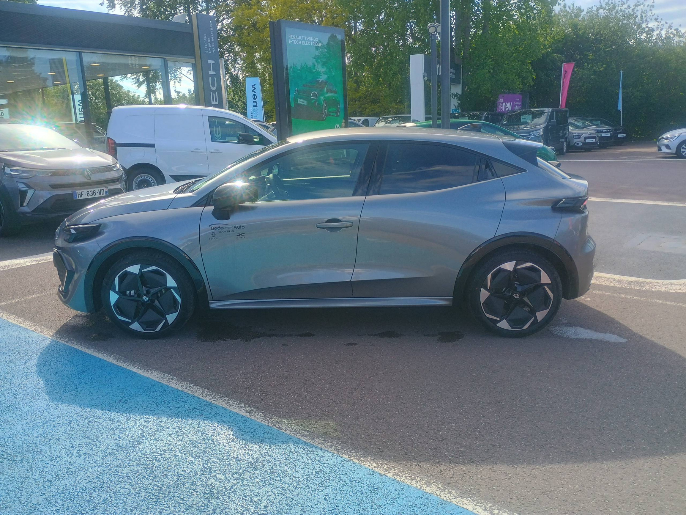 Vente en ligne Renault Clio 6 Clio E-Tech full hybrid 160 ch au prix de 28 200 €