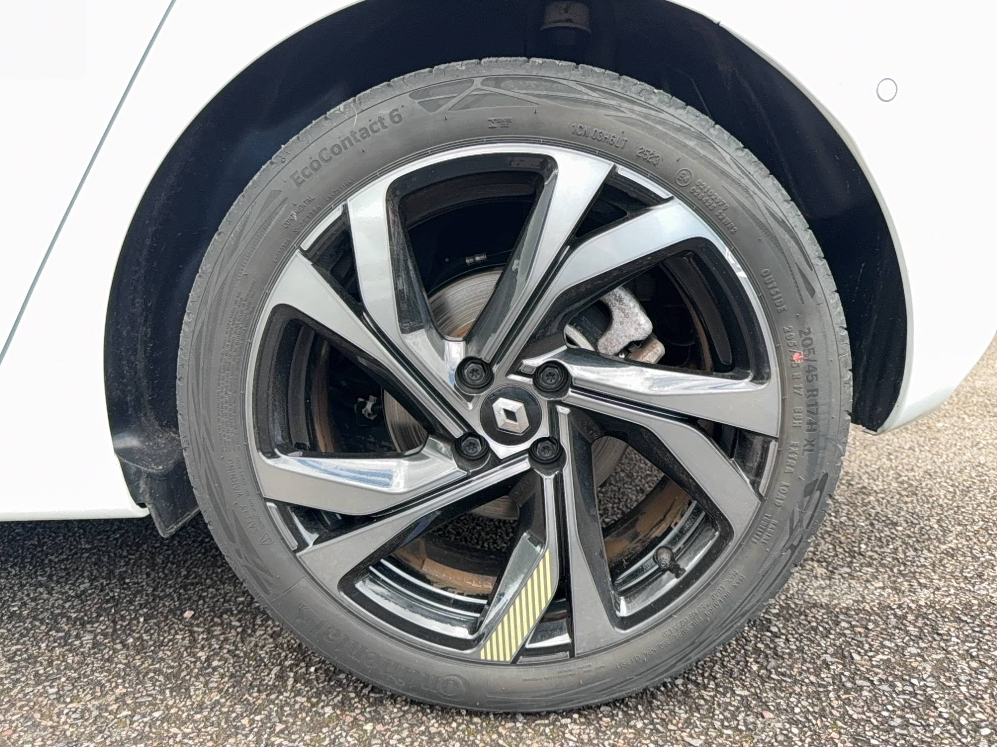 Vente en ligne Renault Clio 5 Clio E-Tech full hybrid 145 au prix de 18 990 €