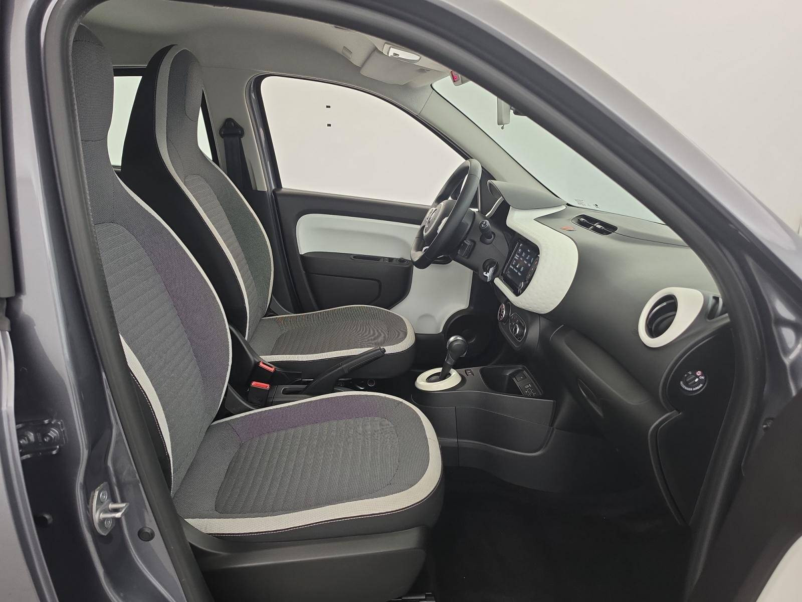 Vente en ligne Renault Twingo Electrique Twingo III E-Tech au prix de 12 990 €