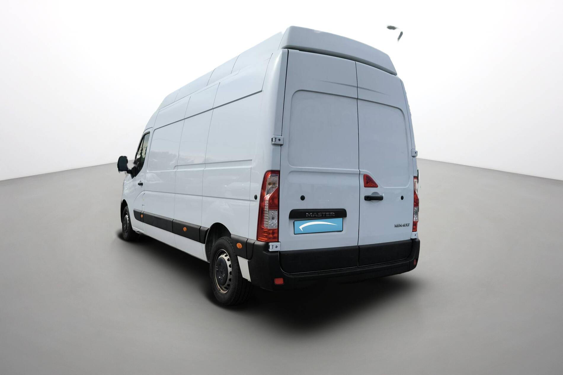 Vente en ligne Renault Master Fourgon MASTER FGN TRAC F3500 L3H3 BLUE DCI 135 au prix de 29 790 €
