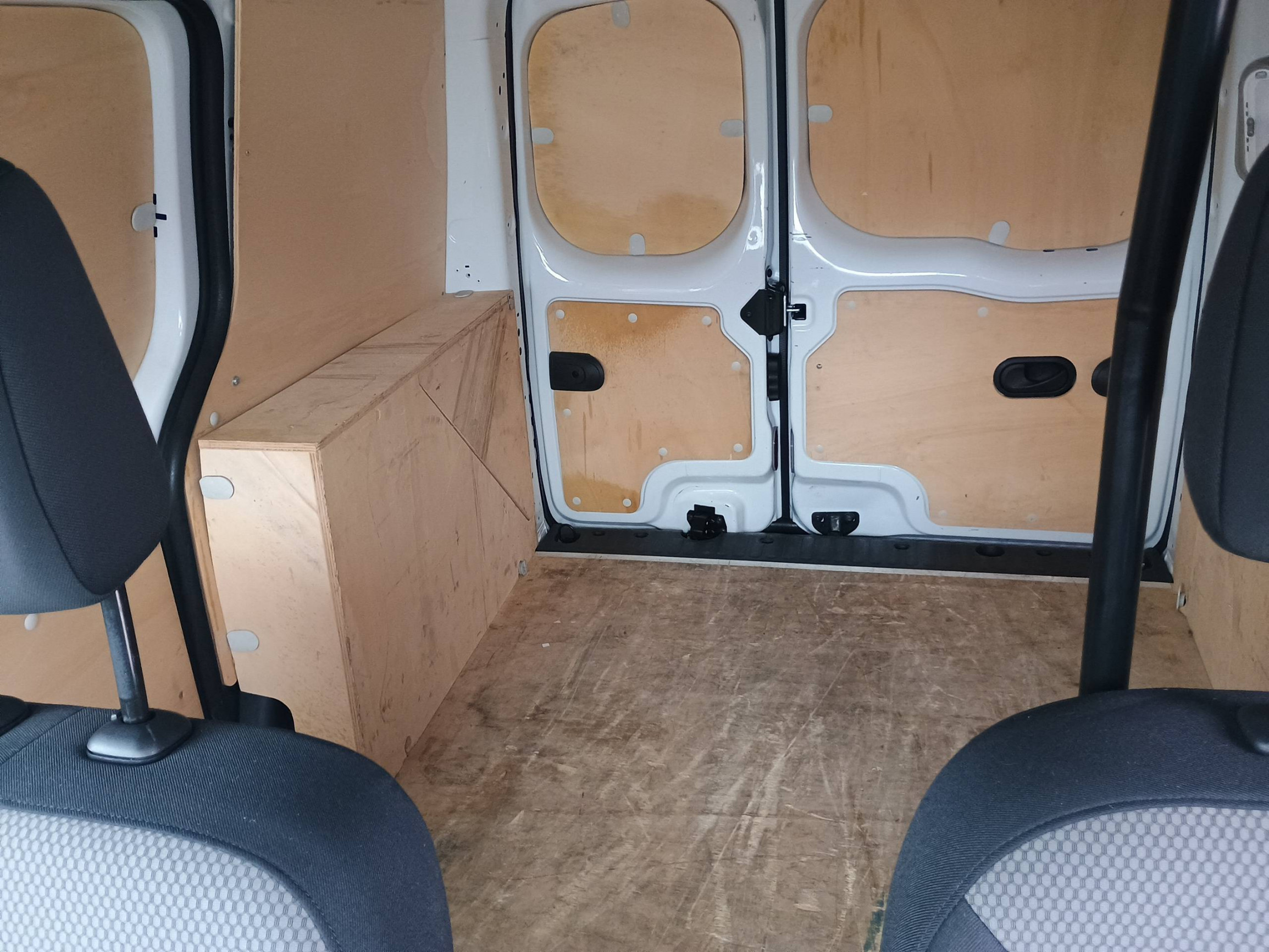 Vente en ligne Renault Kangoo Express  BLUE DCI 80 au prix de 12 290 €