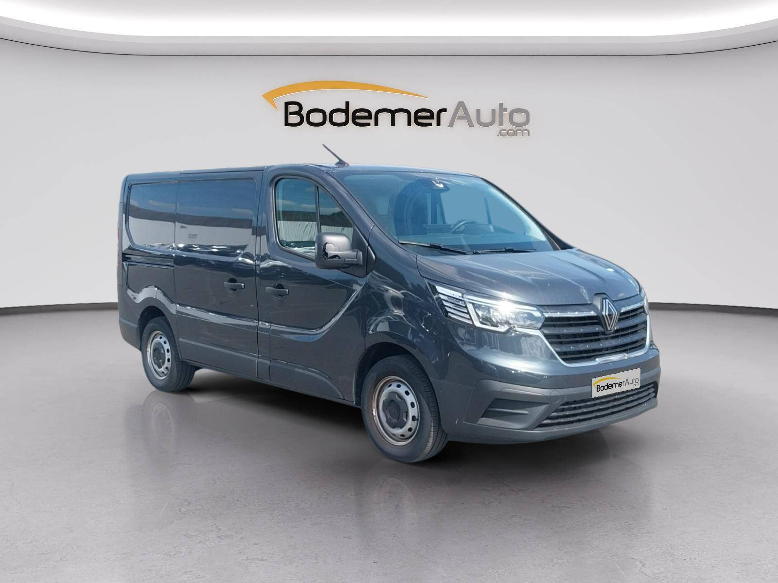 Vente en ligne Renault Trafic 3 Fourgon TRAFIC FG BLUE DCI 110 L1H1 2T8 GSR2 au prix de 24 900 €