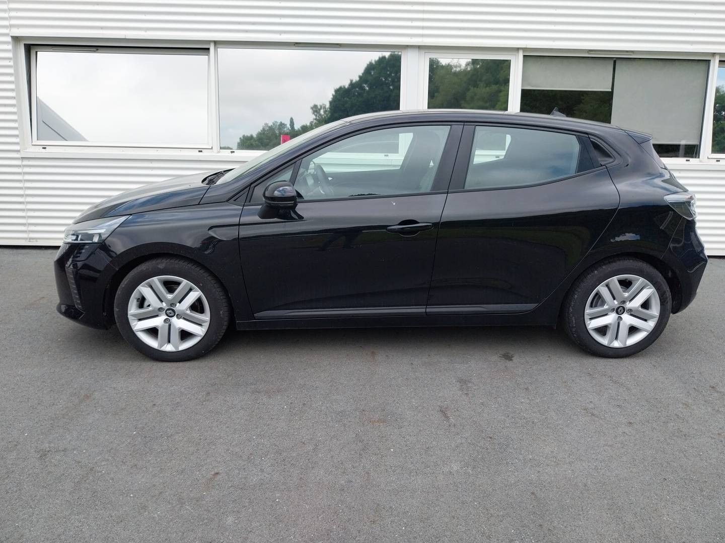 Vente en ligne Renault Clio 5 Clio E-Tech full hybrid 145 au prix de 18 390 €