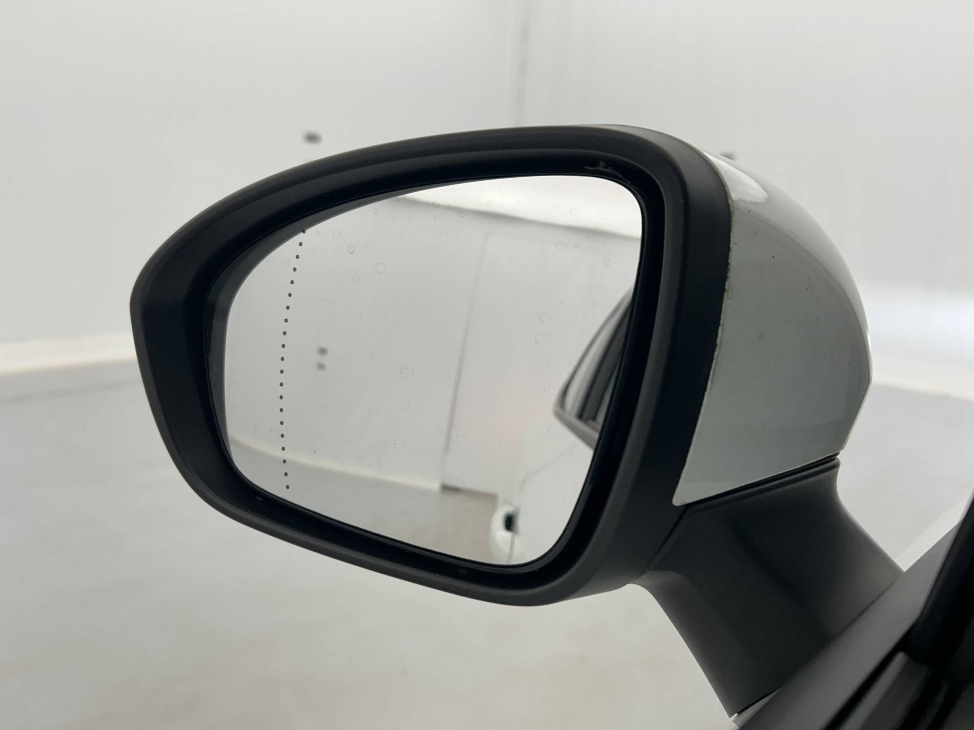 Vente en ligne Renault Clio 5 Clio E-Tech 140 - 21N au prix de 15 500 €