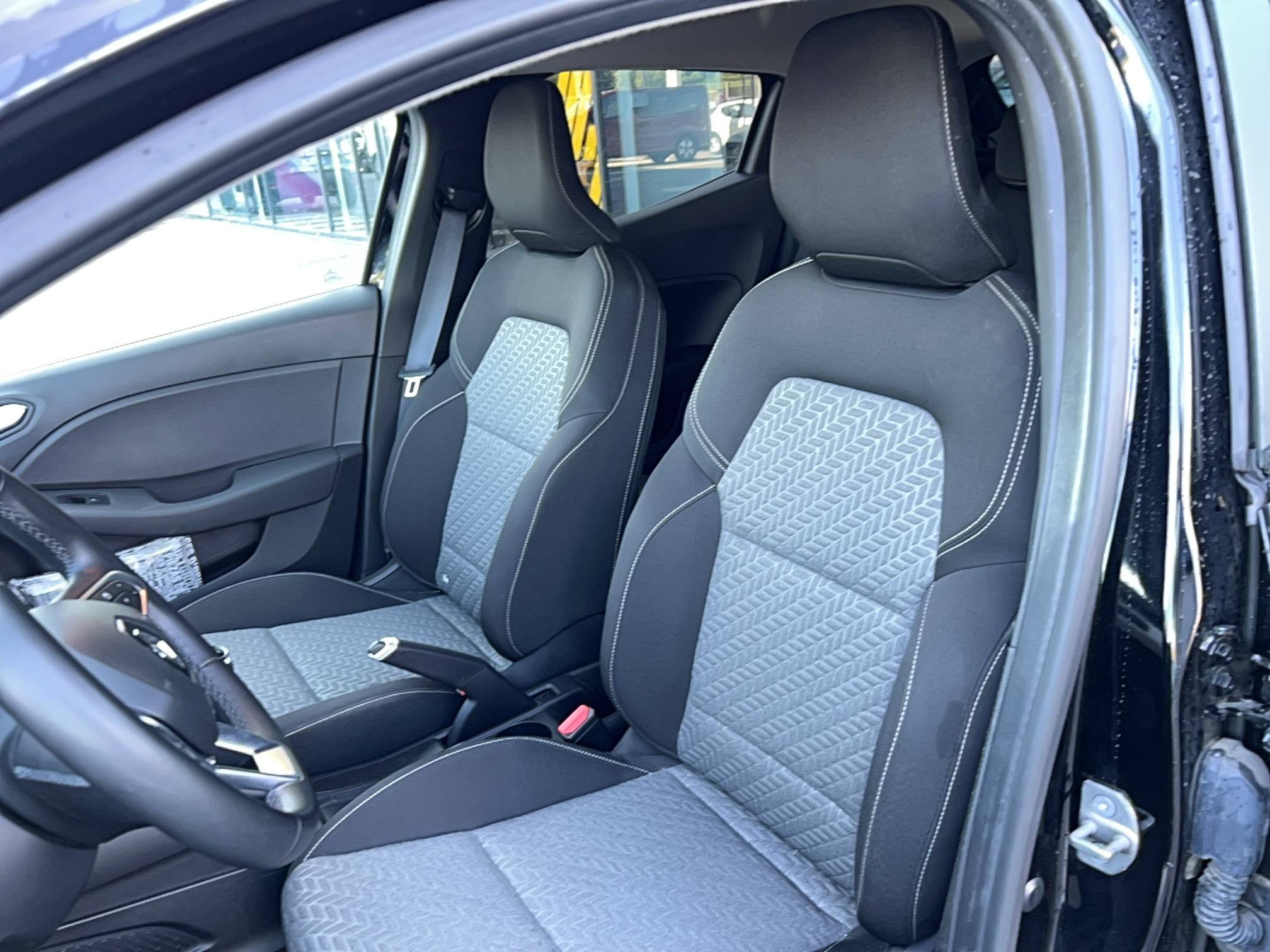 Vente en ligne Renault Clio 5 Clio TCe 100 GPL au prix de 13 990 €