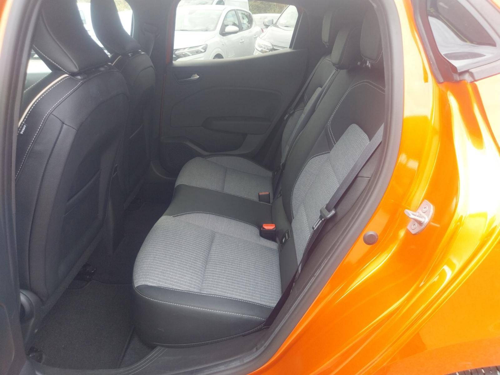 Vente en ligne Renault Clio 5 Clio Eco-G 100 ch GSR2 au prix de 16 990 €
