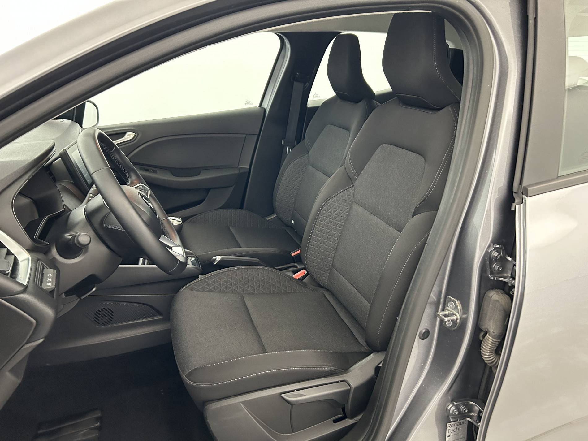 Vente en ligne Renault Clio 5 Clio TCe 90 au prix de 13 790 €