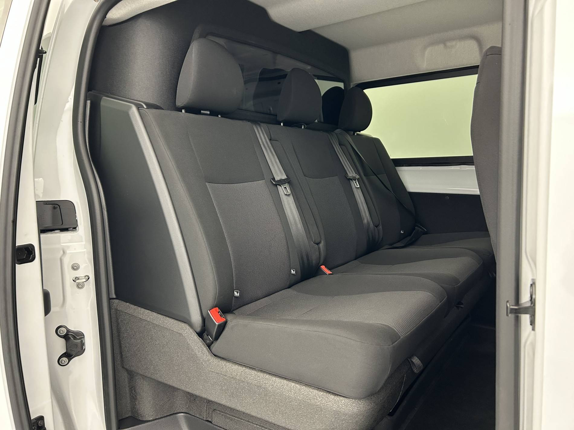 Vente en ligne Citroën Jumpy Fourgon JUMPY CAB APPROFONDIE M BLUEHDI 145 S&S EAT8 au prix de 30 990 €