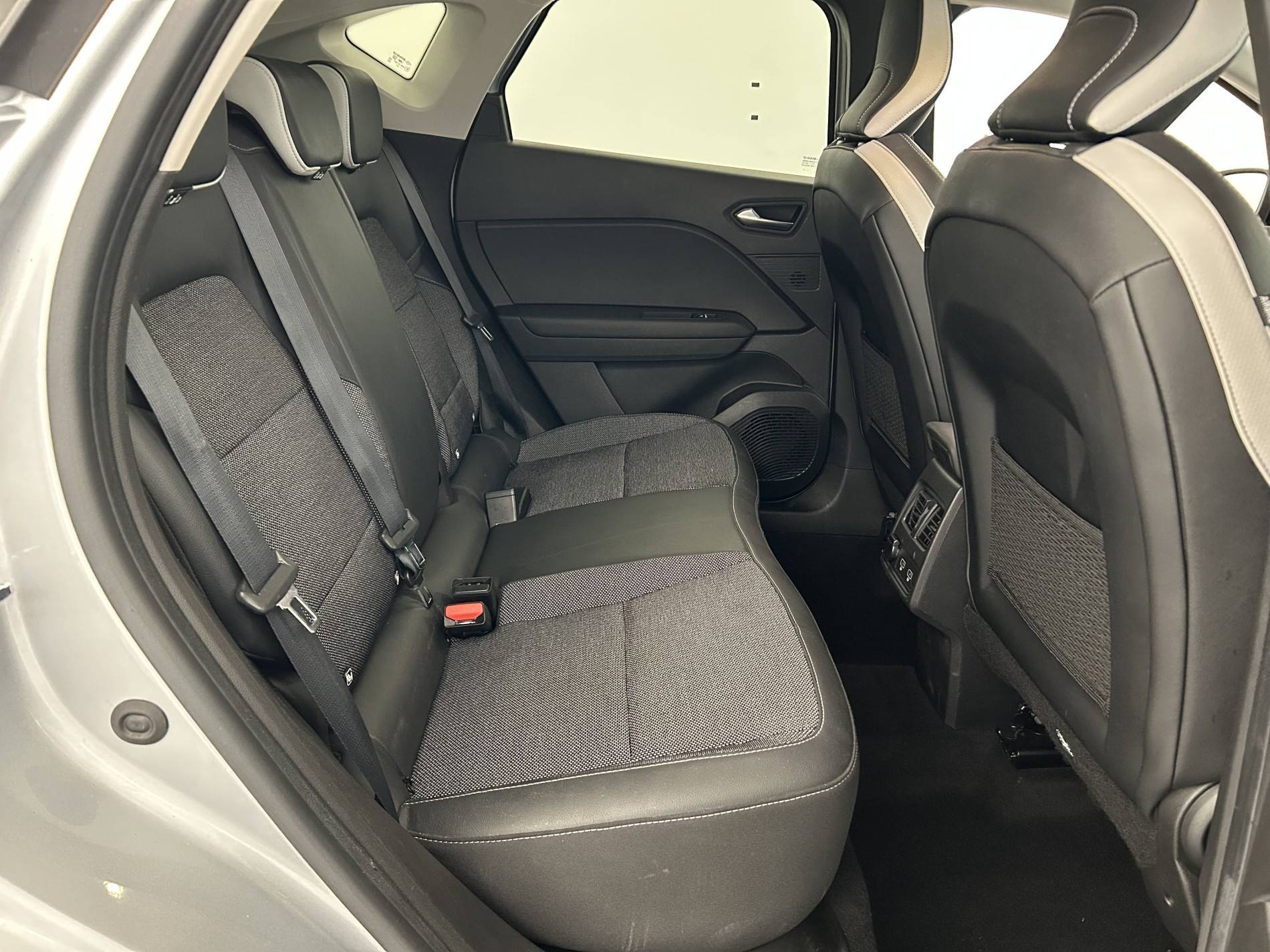 Vente en ligne Renault Captur  TCe 140 EDC - 21 au prix de 17 990 €