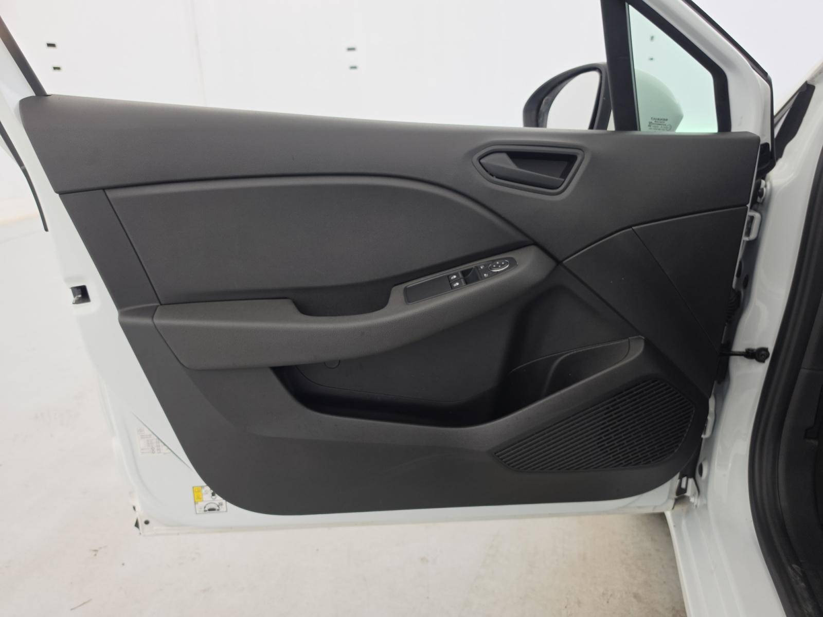 Vente en ligne Renault Clio 5 CLIO SOCIETE BLUE DCI 100 - 21N au prix de 11 990 €