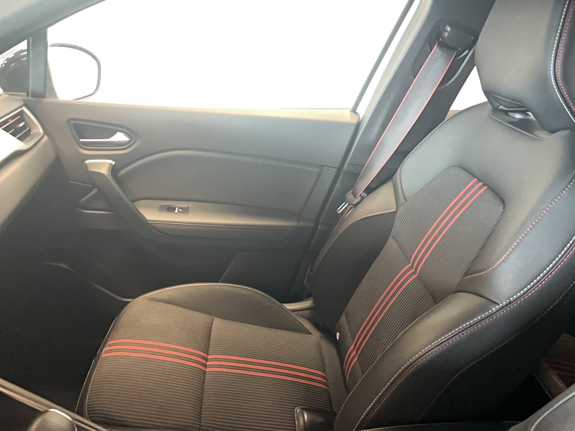 Vente en ligne Renault Captur  mild hybrid 160 EDC au prix de 19 900 €