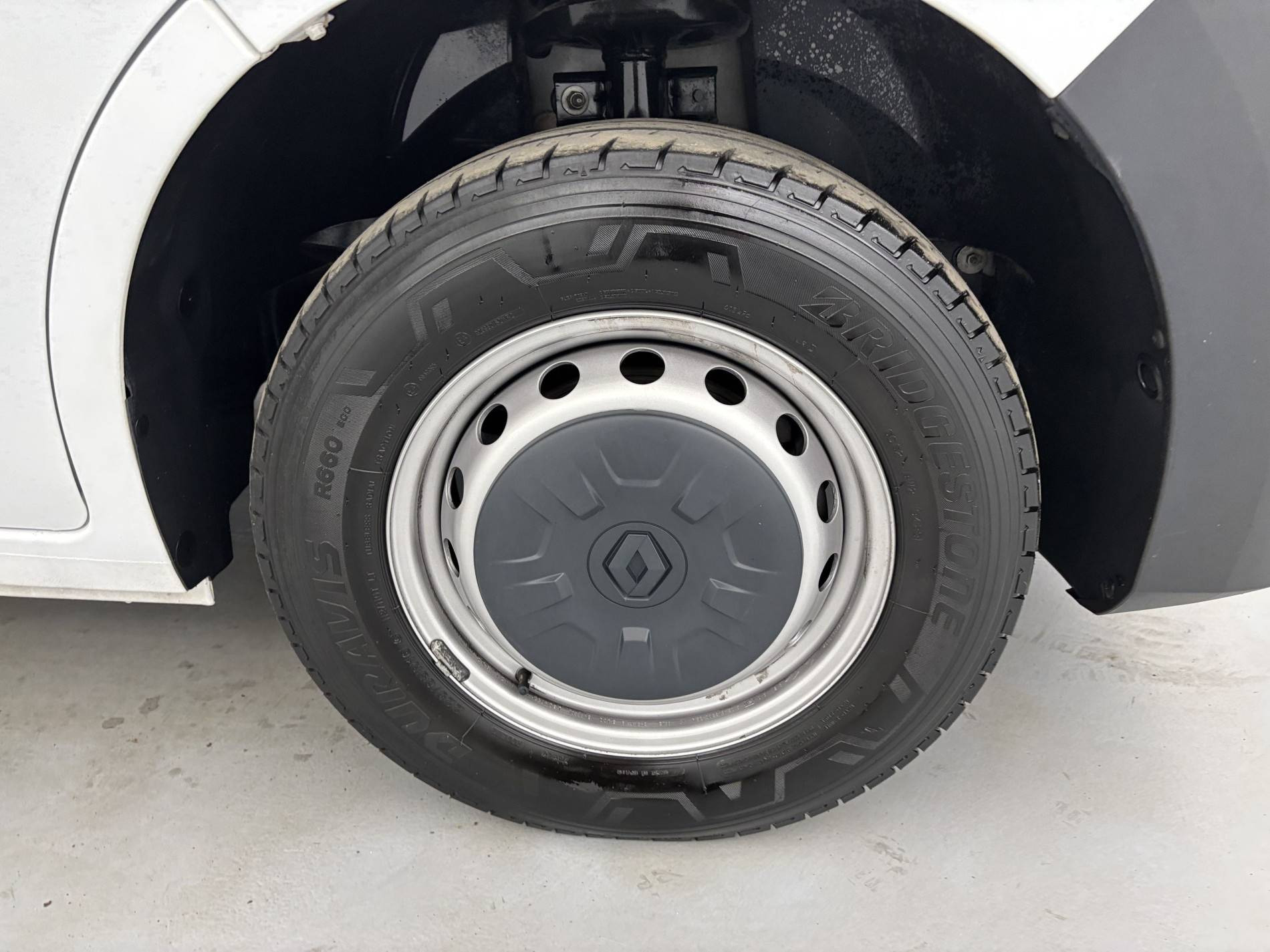 Vente en ligne Renault Master Fourgon MASTER FGN TRAC F3500 L2H2 BLUE DCI 135 au prix de 21 990 €