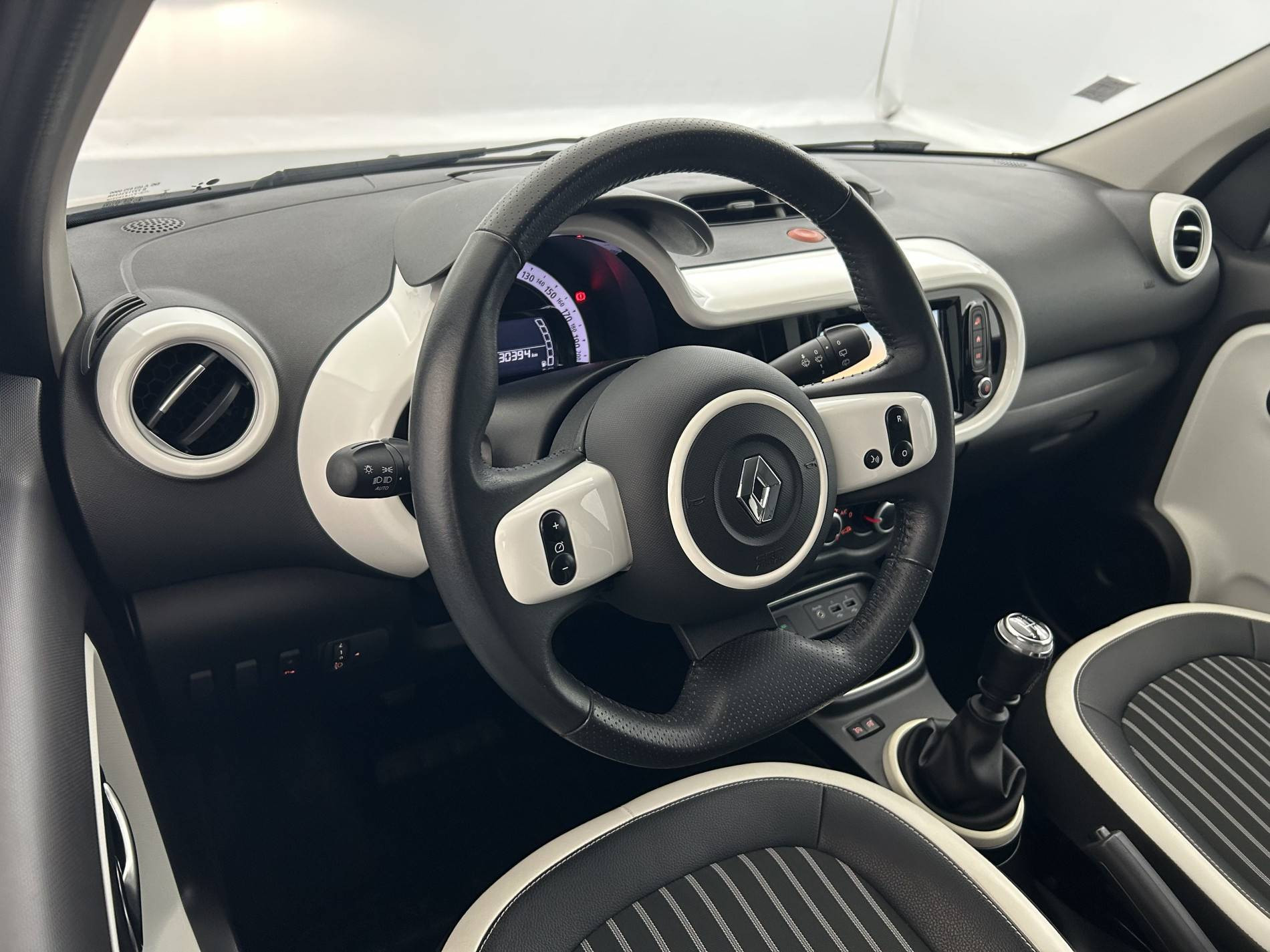 Vente en ligne Renault Twingo 3  TCe 95 au prix de 12 490 €