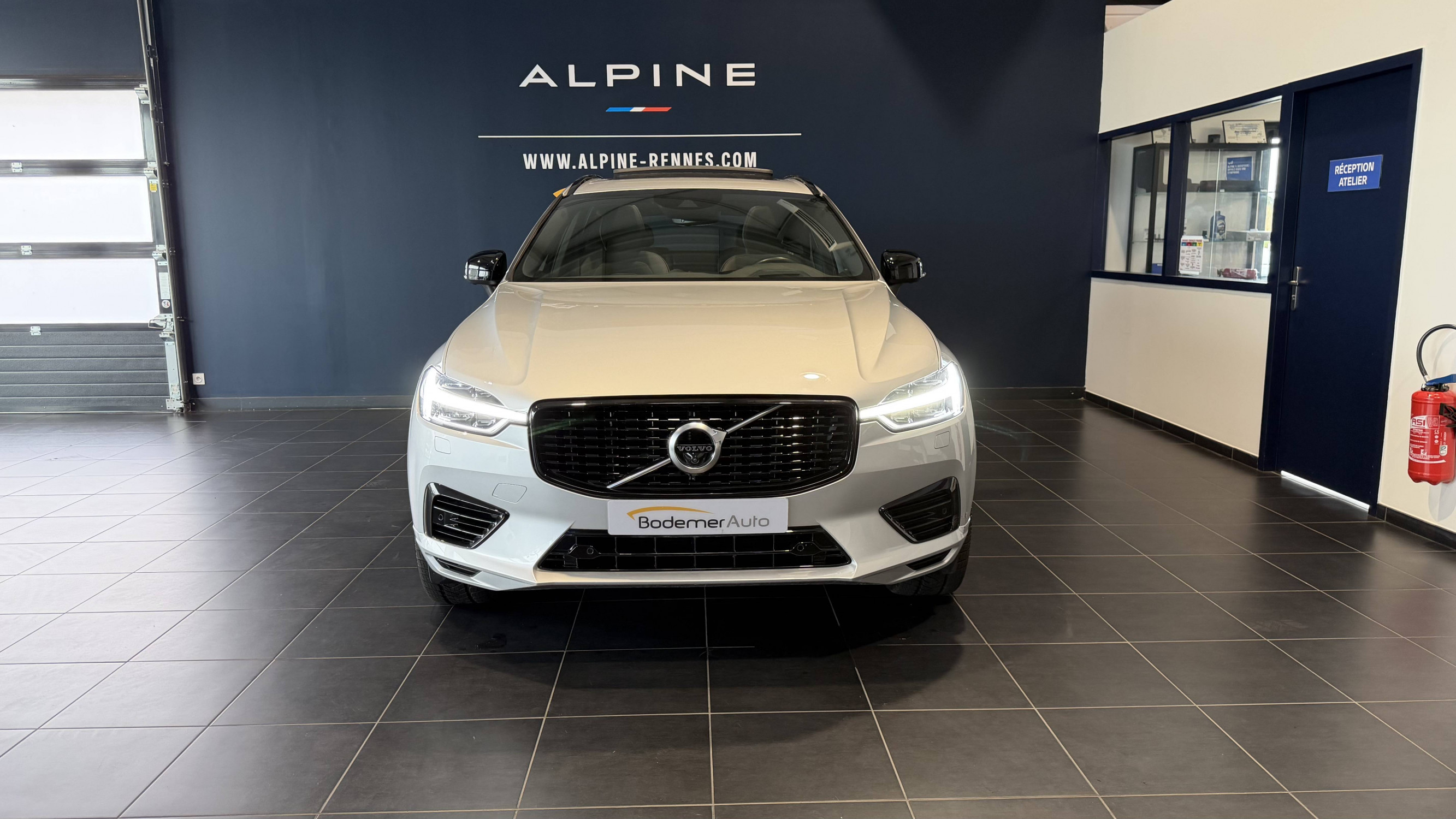 Vente en ligne Volvo XC60  T8 Recharge AWD 303 ch + 87 ch Geartronic 8 au prix de 41 990 €