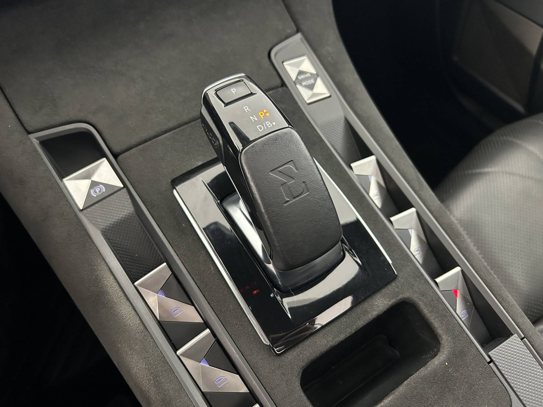 Vente en ligne Ds DS7 Crossback  Hybride E-Tense 225 EAT8 au prix de 23 590 €